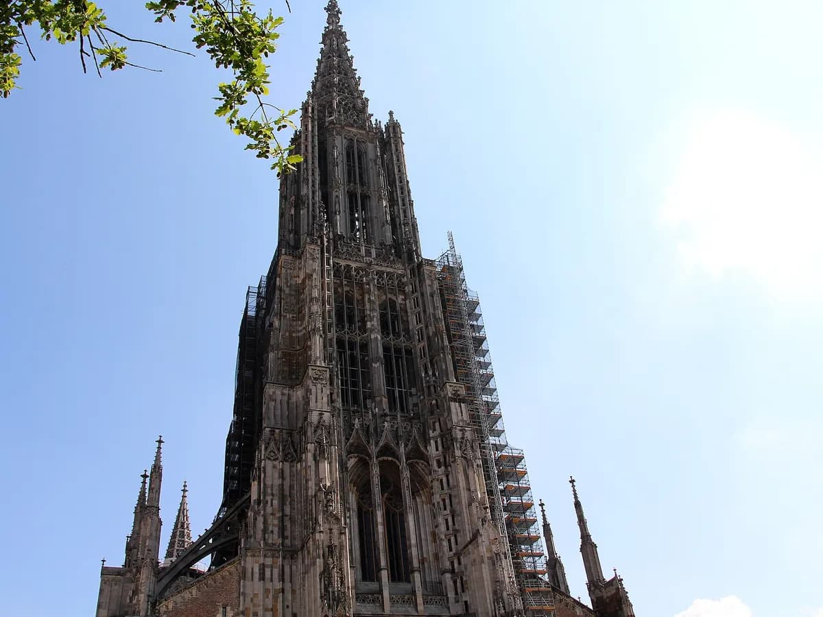 Ulm: ein gotisches Münster mit dem höchsten Kirchturm der Welt