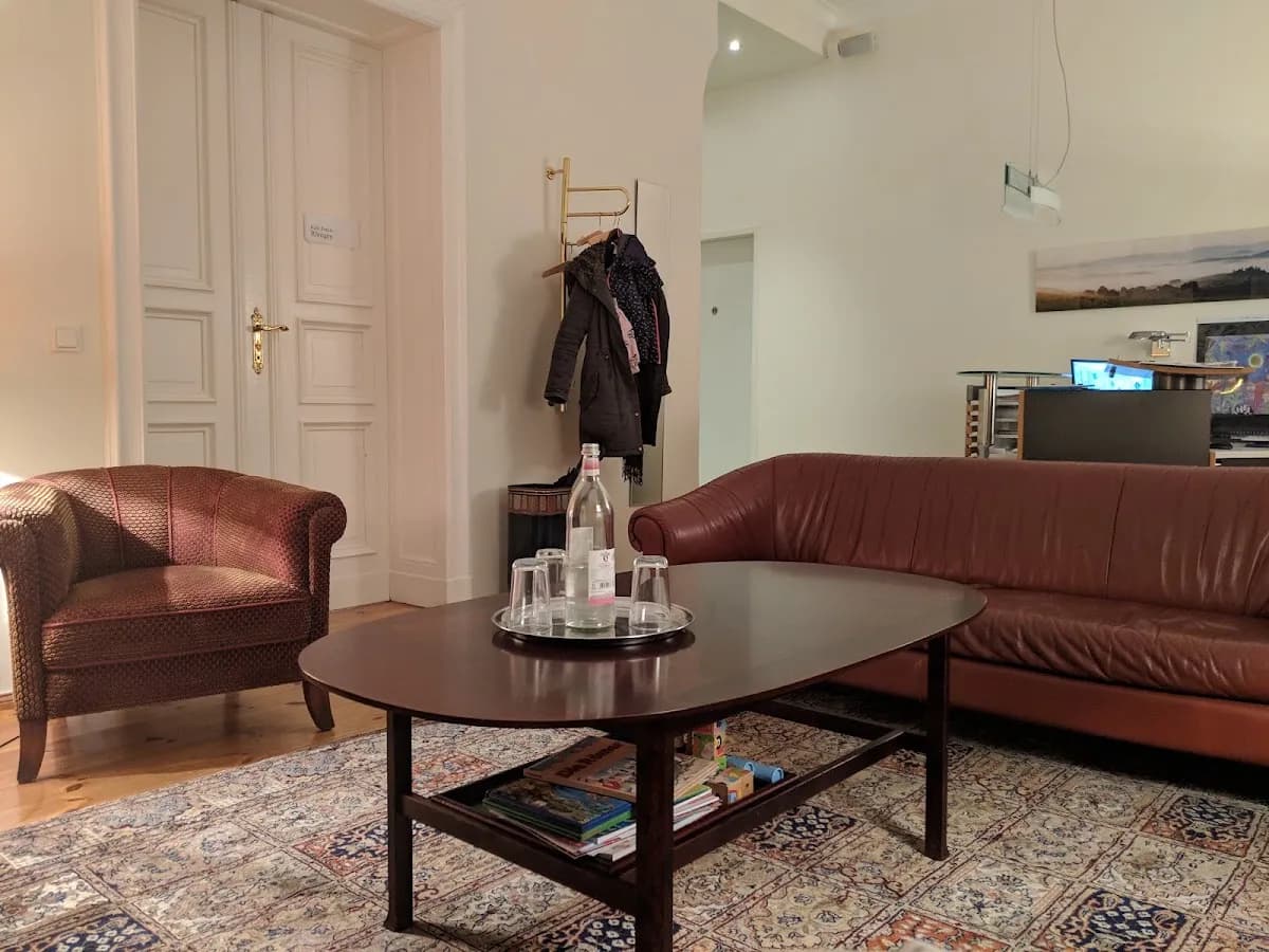 Dipl.-Stom. Uwe Schäfer — Foto aus dem Google-Eintrag der Praxis