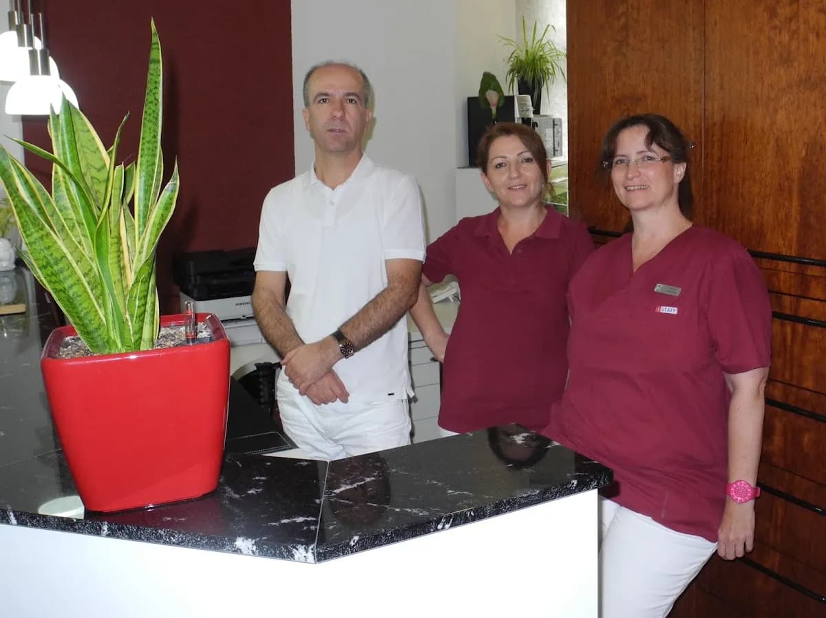 Dr. med. dent. Afrim Mamudi — Foto aus dem Google-Eintrag der Praxis