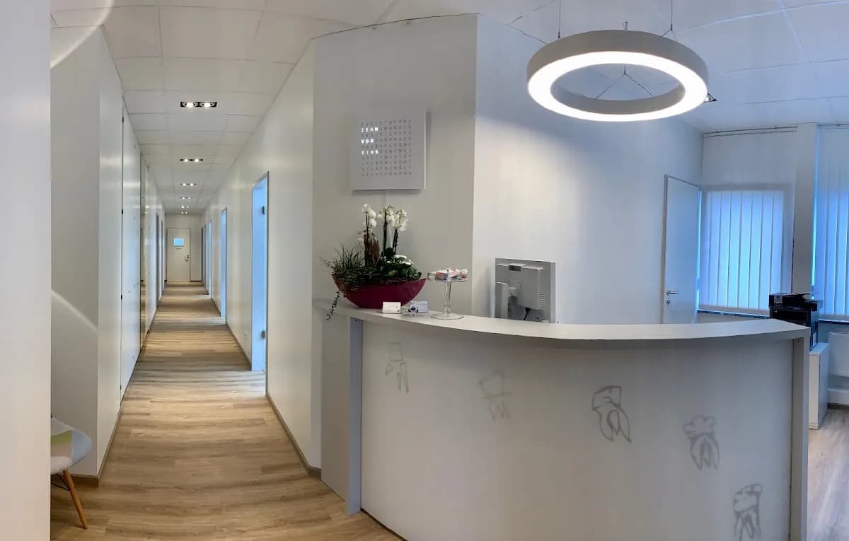 Dr. med. dent. Birgit Krause M.Sc. — Foto aus dem Google-Eintrag der Praxis