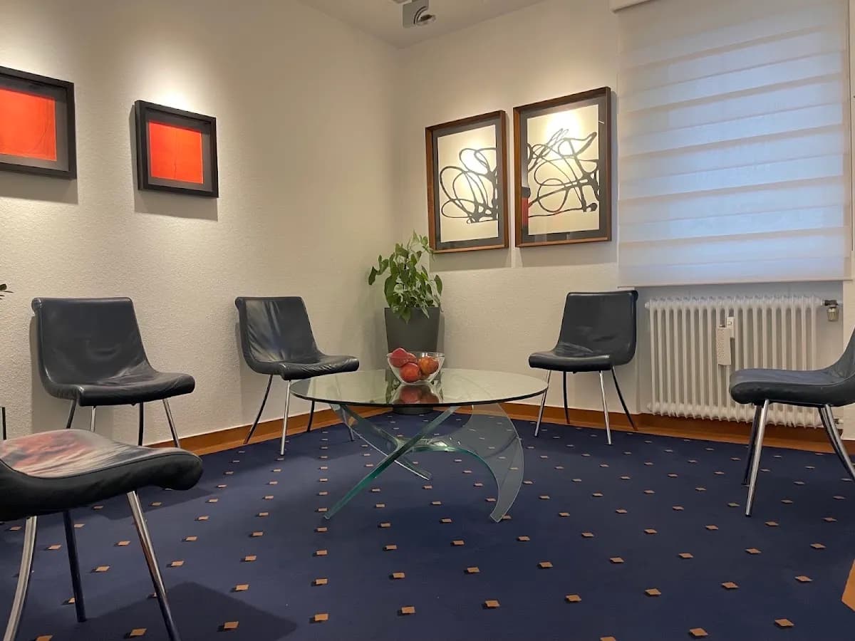 Dr.med.stom.Narcis Popita — Foto aus dem Google-Eintrag der Praxis