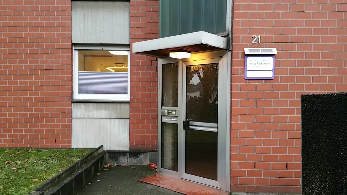 Dr.stom. Ivana Fatori — Foto aus dem Google-Eintrag der Praxis