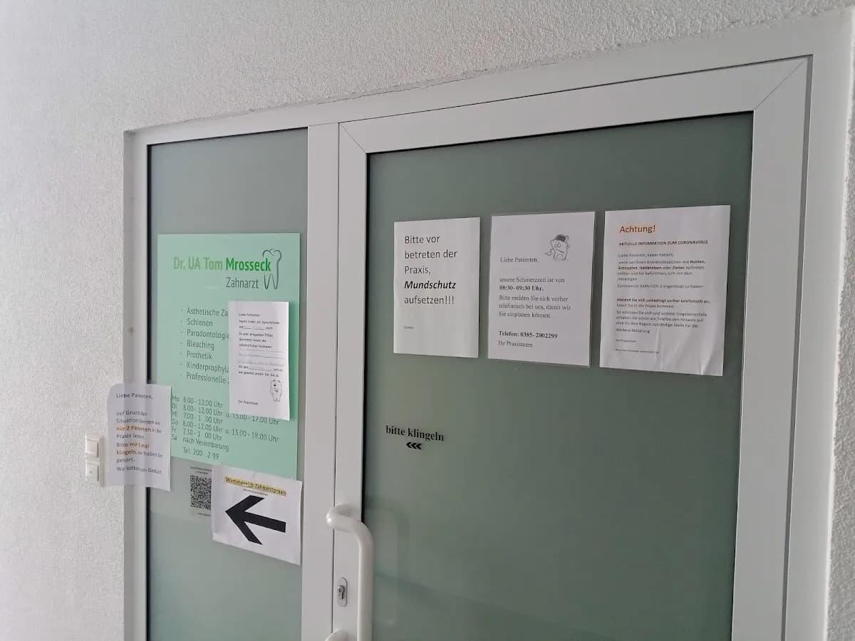 Dr. UA Tom Mrosseck — Foto aus dem Google-Eintrag der Praxis