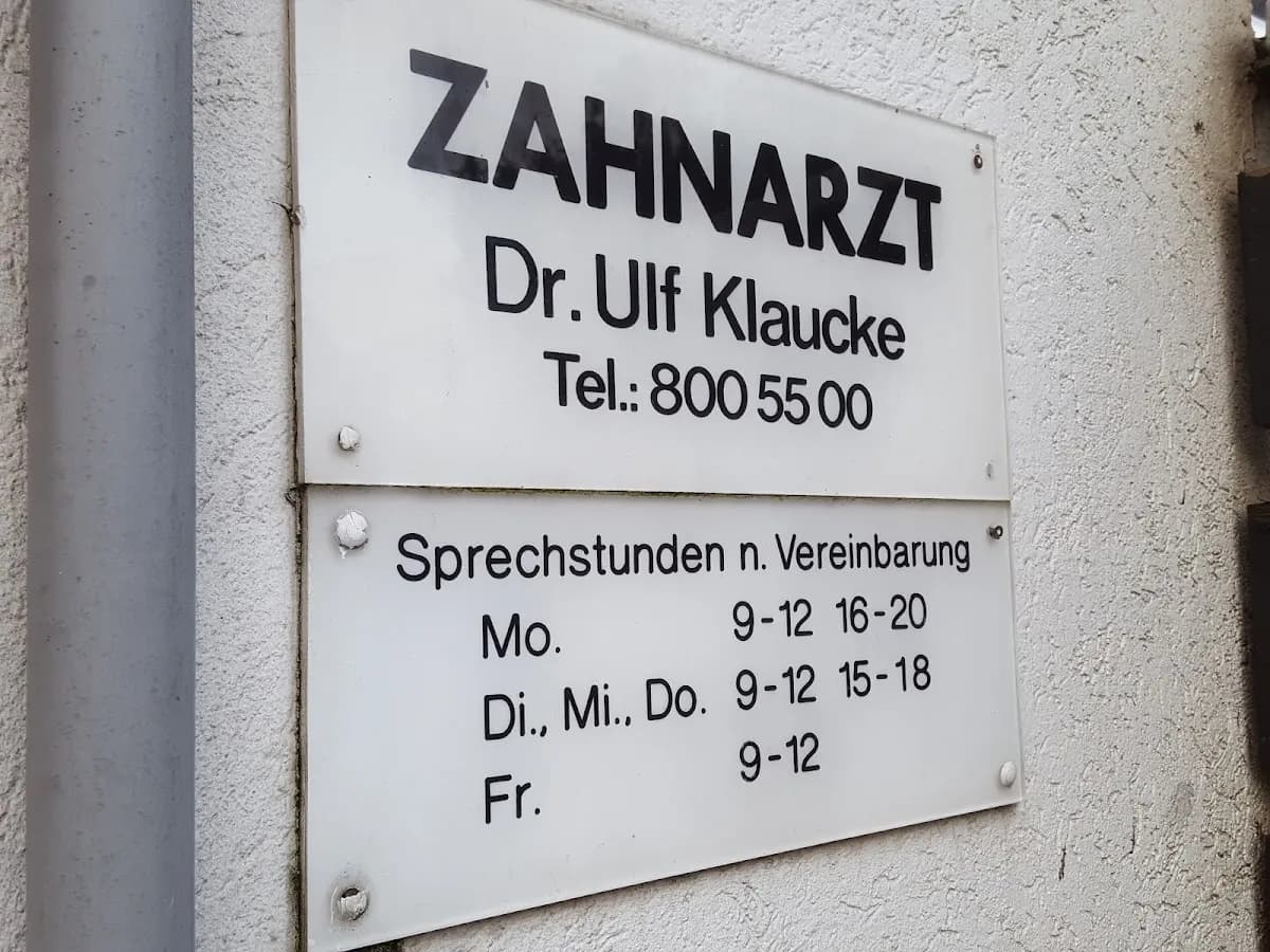 Dr. Ulf Klaucke — Foto aus dem Google-Eintrag der Praxis