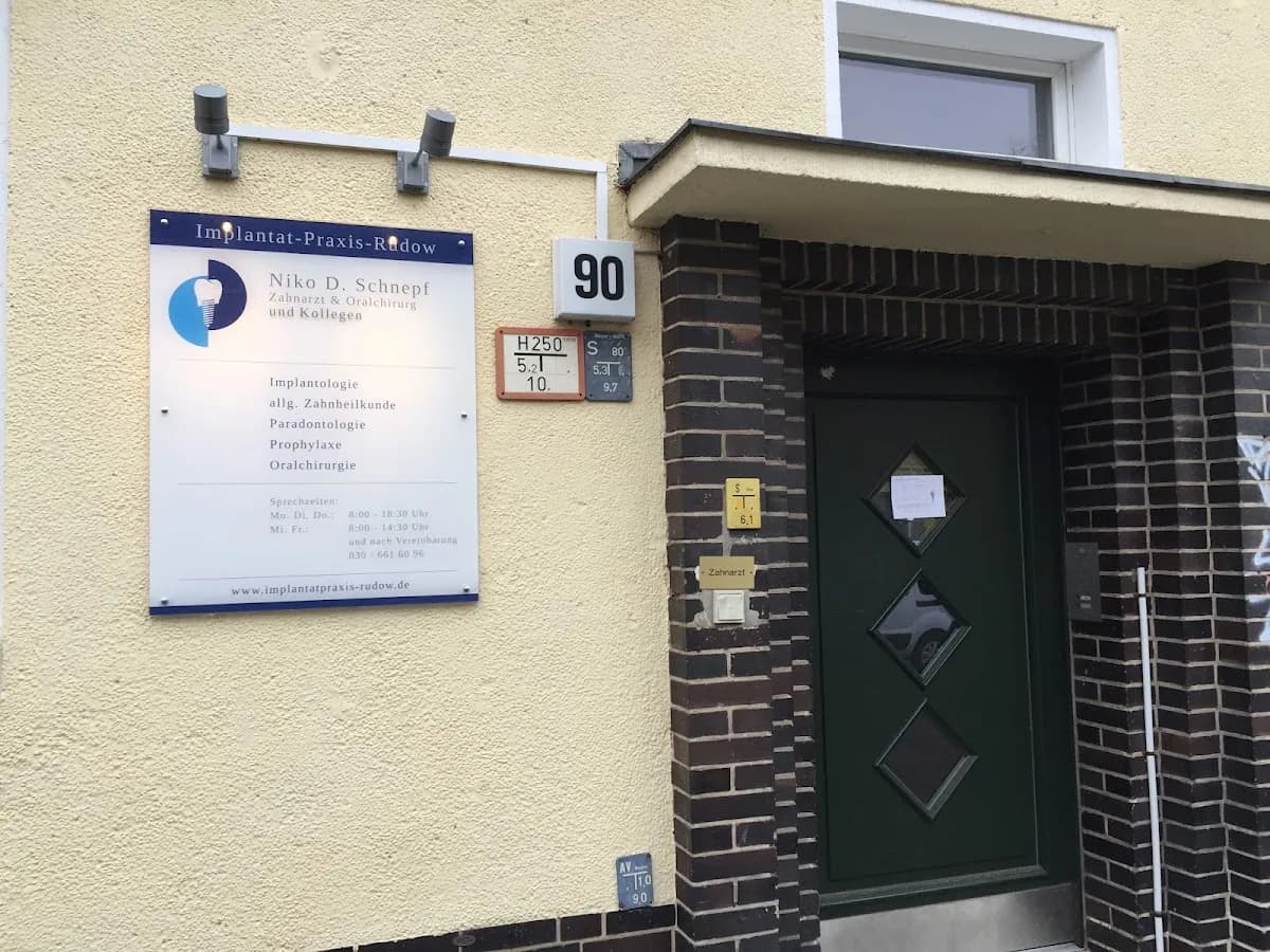 Implantatpraxis Niko D. Schnepf — Foto aus dem Google-Eintrag der Praxis
