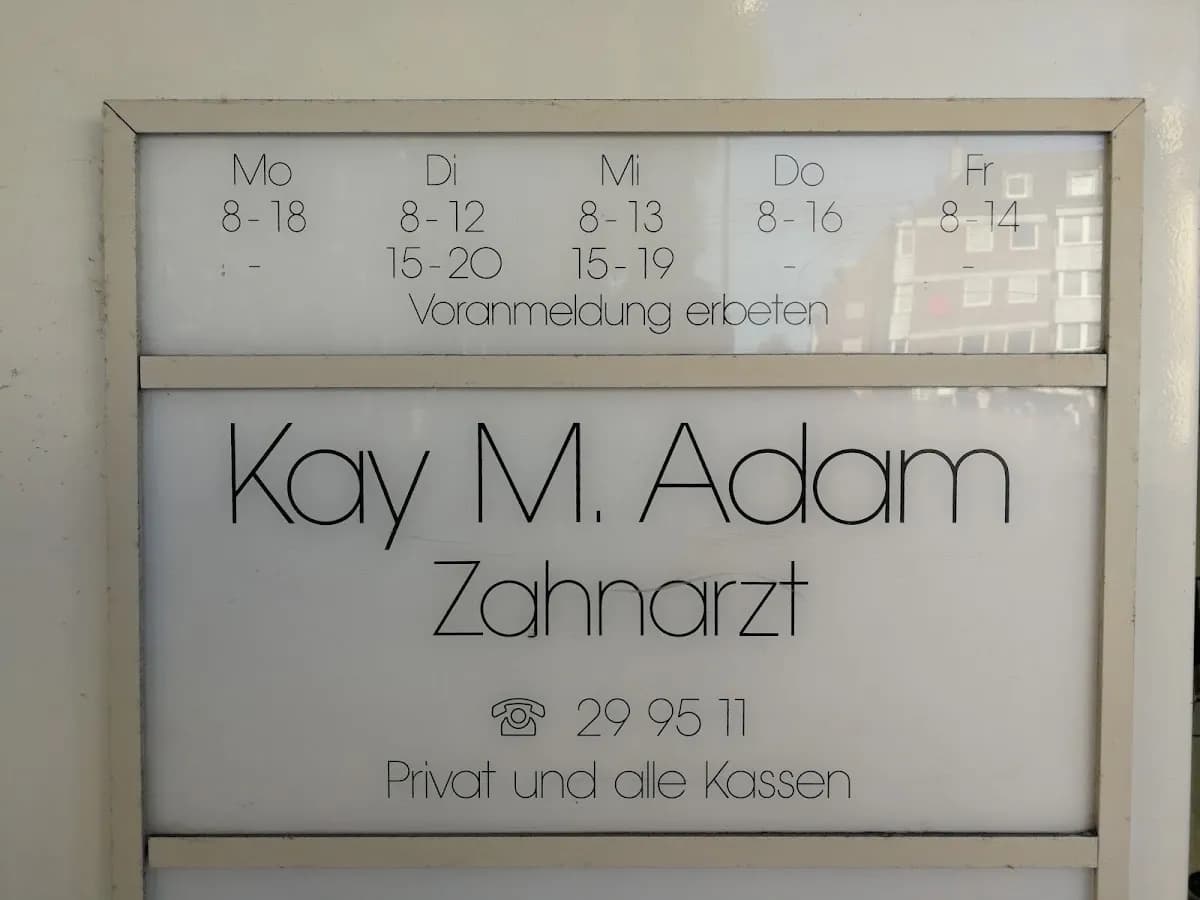 Kay Michael Adam — Foto aus dem Google-Eintrag der Praxis