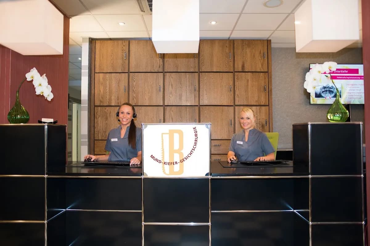 Praxisklinik für dentale Implantologie — Foto aus dem Google-Eintrag der Praxis