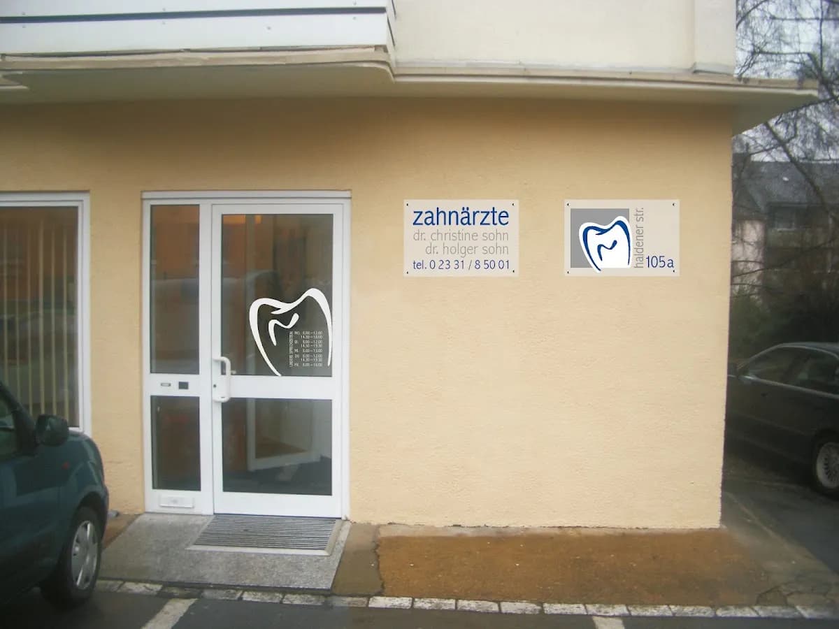 Zahnarzt Jan Steger — Foto aus dem Google-Eintrag der Praxis