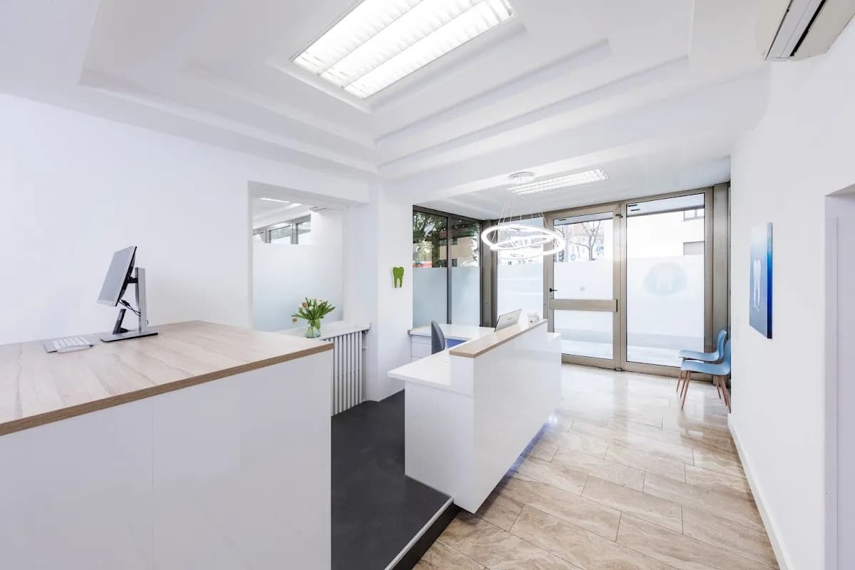 Zahnarzt Köln Lindenthal - Tim Saager — Foto aus dem Google-Eintrag der Praxis