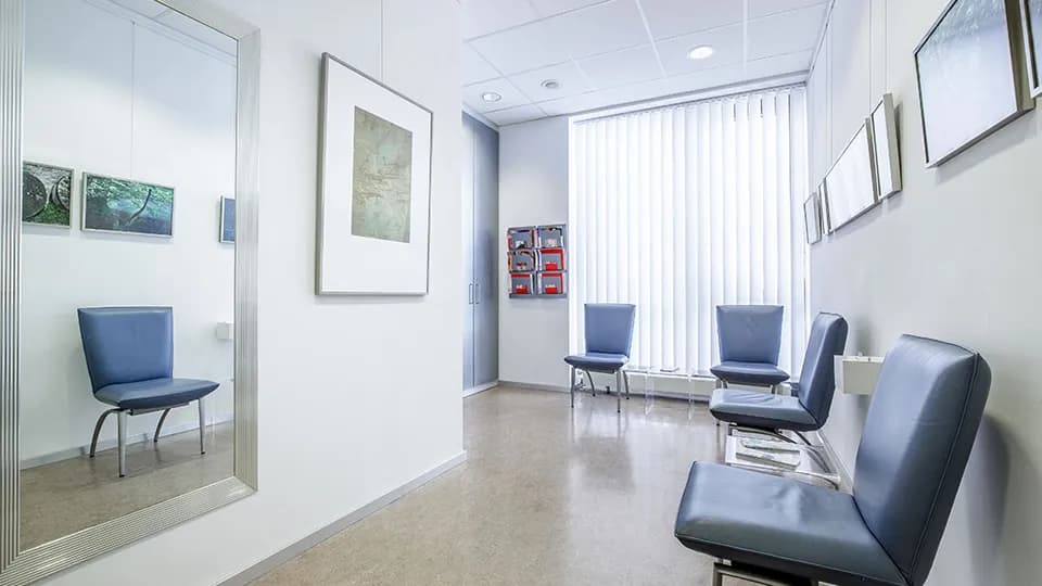Zahnärzte am Neupfarrplatz — Foto aus dem Google-Eintrag der Praxis