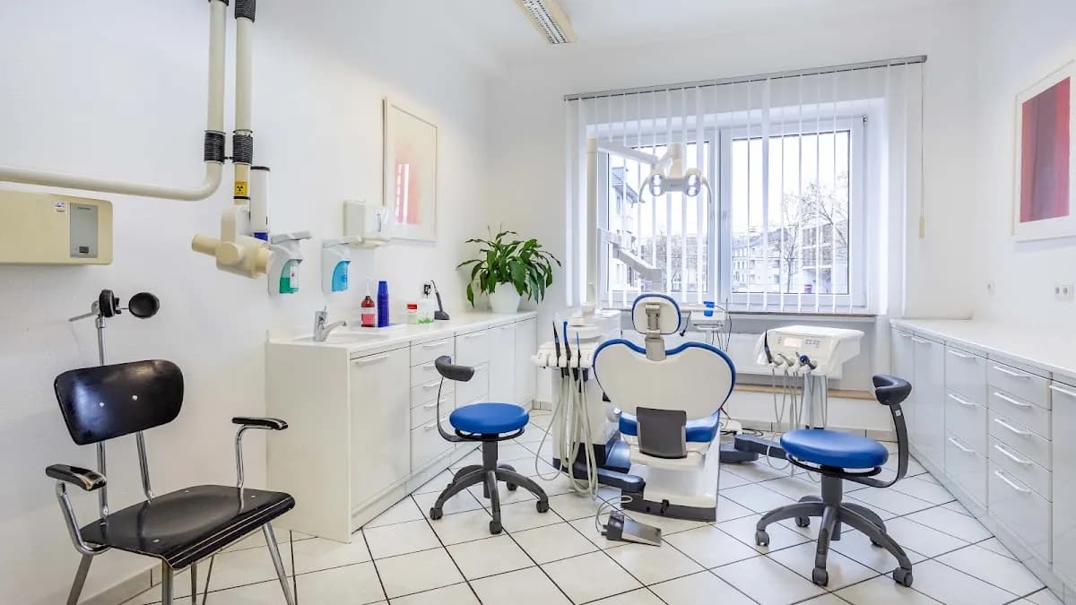 Zahnarztpraxis Dr. Hörschler Köln — Foto aus dem Google-Eintrag der Praxis
