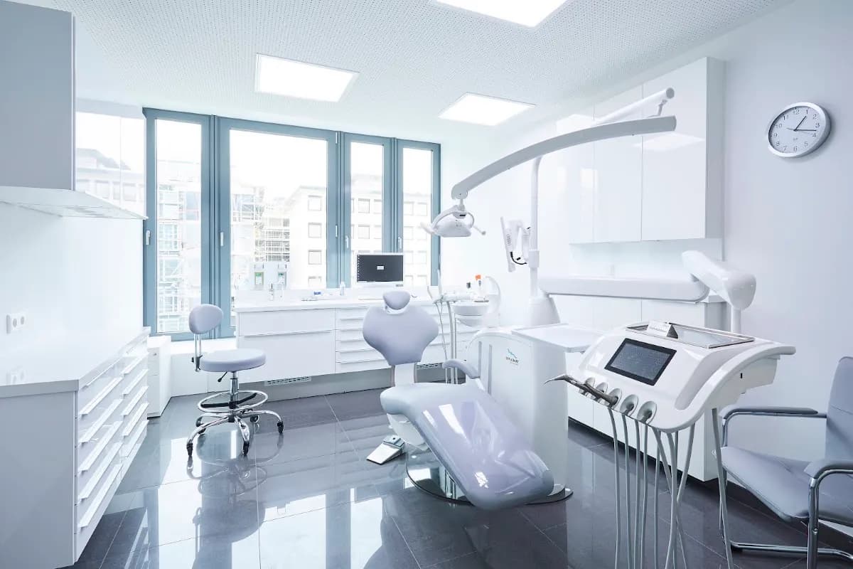 AllDent Zahnzentrum Stuttgart — Foto aus dem Google-Eintrag der Praxis