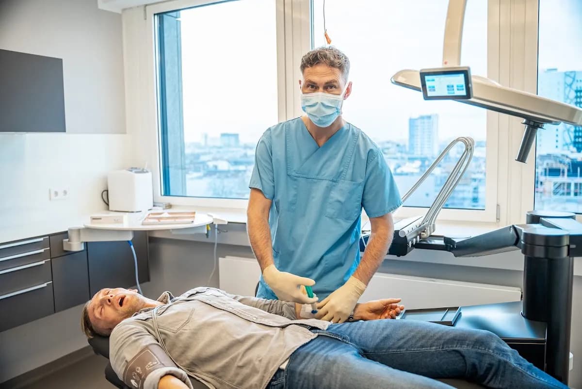 ANTLITZ MKG-Chirurgie, Gesicht Kiefer Implantologie, Thomas Schieritz — Foto aus dem Google-Eintrag der Praxis