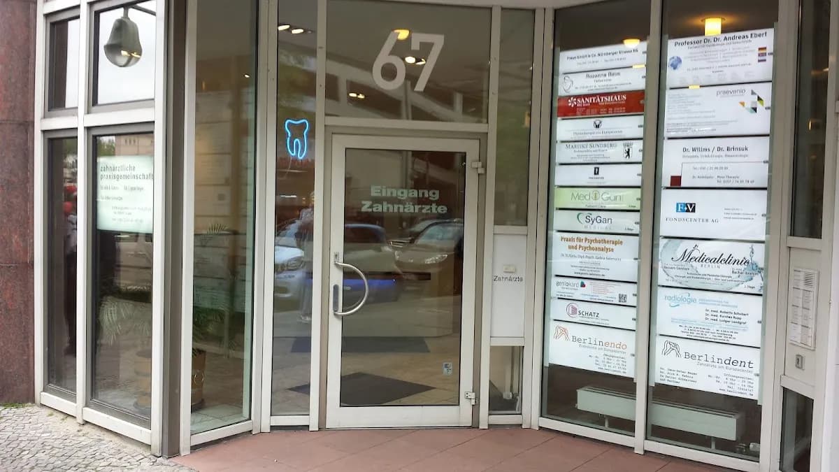 Berlindent Zahnärztliche Praxisgemeinschaft am Europacenter — Foto aus dem Google-Eintrag der Praxis