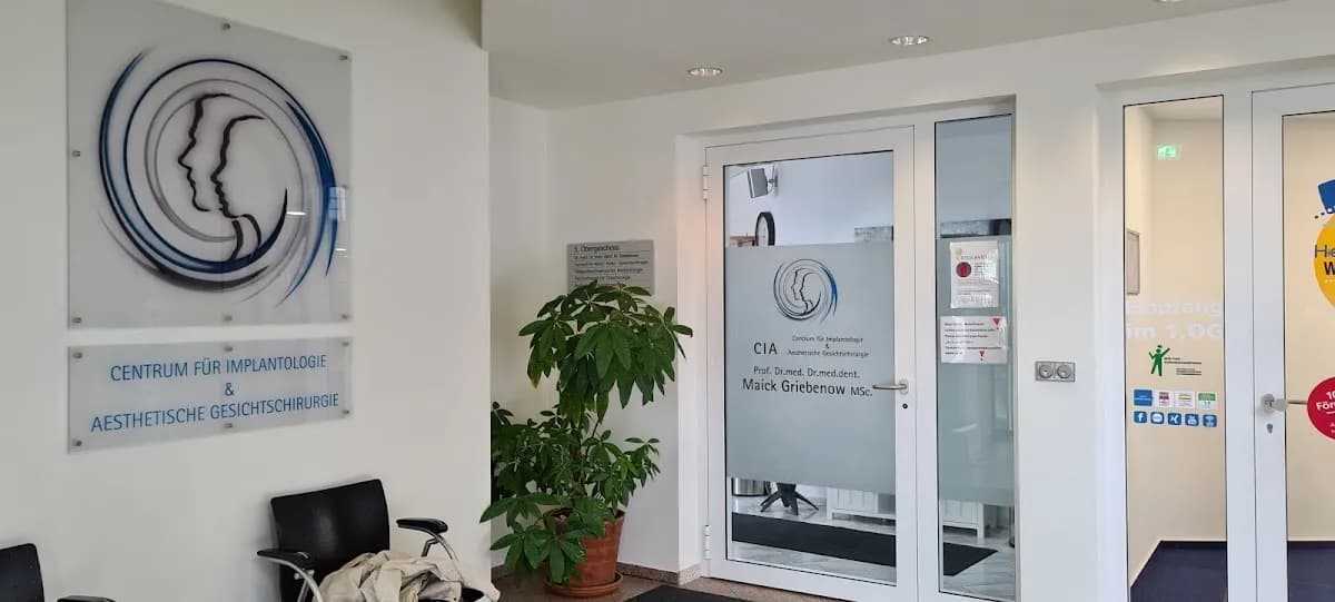 Centrum für Implantologie & Ästhetische Gesichtschirurgie Dr. med. Dr. med. dent. Maick Griebenow MSc. — Foto aus dem Google-Eintrag der Praxis