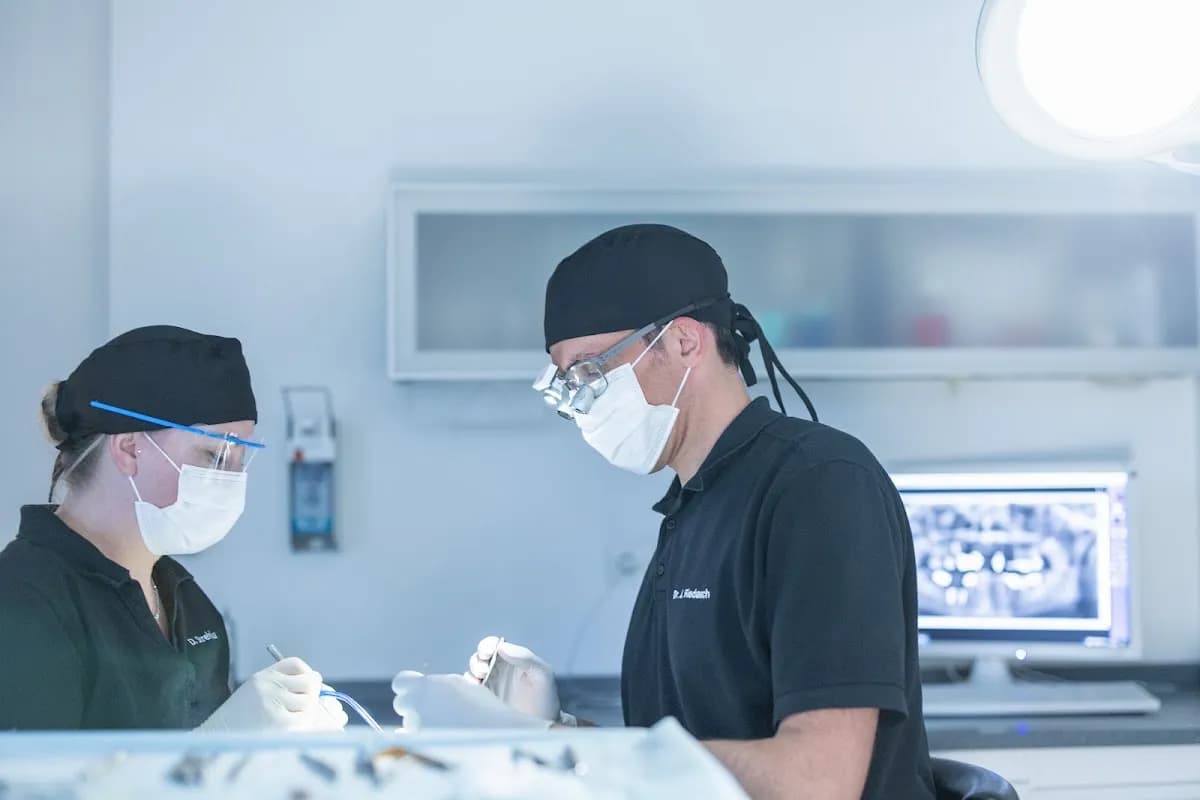 Centrum für Zahnmedizin - Chirurgie — Foto aus dem Google-Eintrag der Praxis