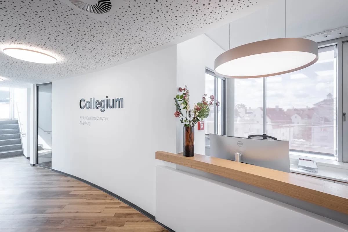 Collegium MKG-Chirurgie am Josefinum Dres. Stocker, Schiel, Klammert, Weitz | Implantologie Augsburg — Foto aus dem Google-Eintrag der Praxis