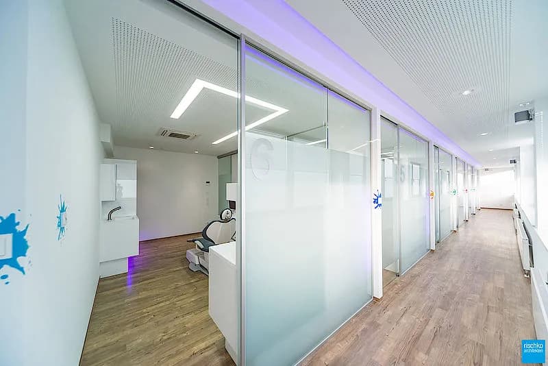 Cologne smiles Fachzahnarztpraxis für Kieferorthopädie Dr. Schumacher - Zahnkorrektur Invisalign Köln — Foto aus dem Google-Eintrag der Praxis
