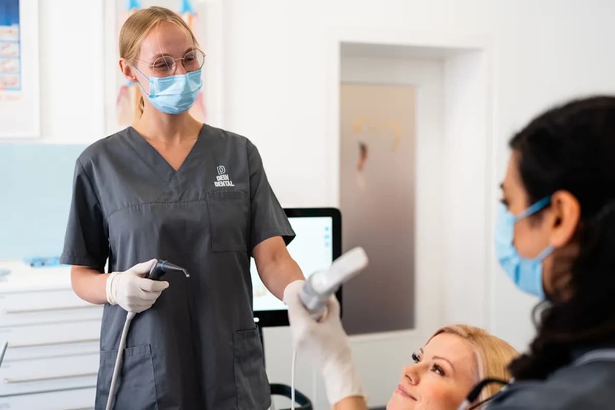 DEIN DENTAL Hannover Lister Platz — Foto aus dem Google-Eintrag der Praxis