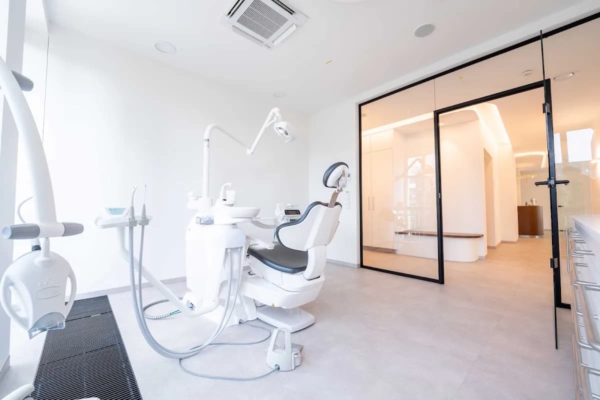 DENTAL TEAM DR. HAJTÓ MVZ GmbH — Foto aus dem Google-Eintrag der Praxis