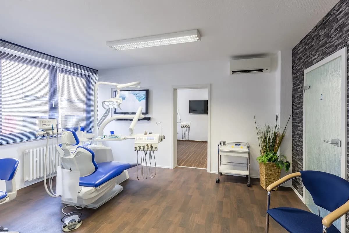 Dentalcare Bochum | Zahnarztpraxis Alkhafaji — Foto aus dem Google-Eintrag der Praxis