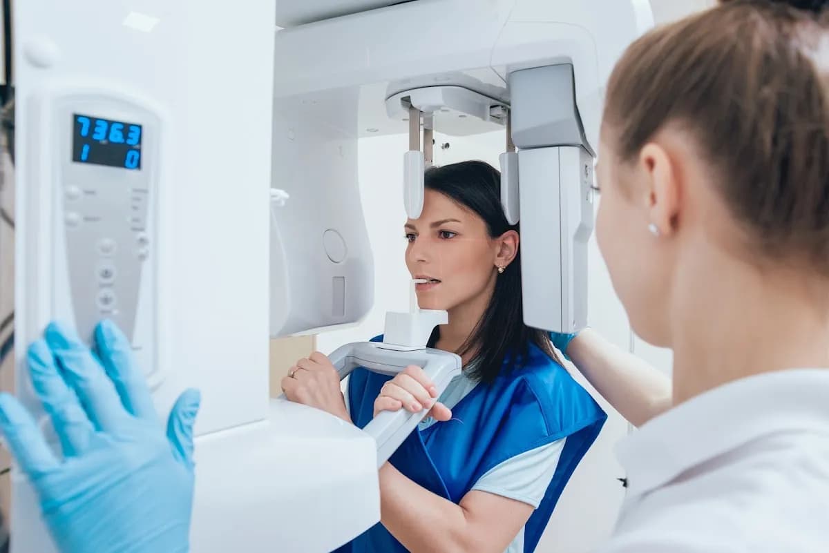 Dentalmedizin Hamburg - Zahnarzt Grindelhof Rotherbaum - Oralchirurgie und Implantate — Foto aus dem Google-Eintrag der Praxis