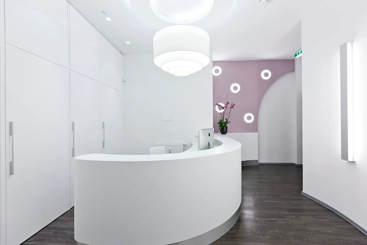 dentalRelax Zahnarzt Düsseldorf Stadtmitte | Düsseldorf Oststraße im Ärztehaus | Irina Blümin — Foto aus dem Google-Eintrag der Praxis