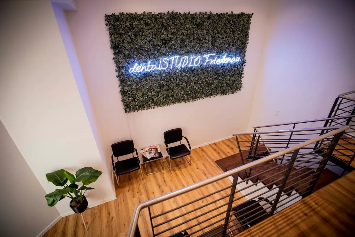 dentalSTUDIO Friedenau Zahnärztin Derya Kaya Balikci — Foto aus dem Google-Eintrag der Praxis
