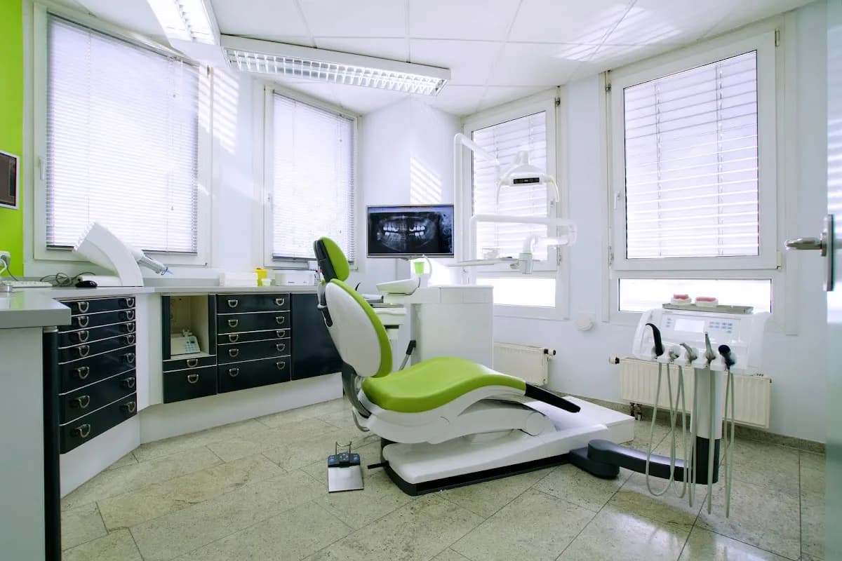 Denteam Dr. Fischer Dr. Schwarz Dr. Breuer MVZ GmbH — Foto aus dem Google-Eintrag der Praxis