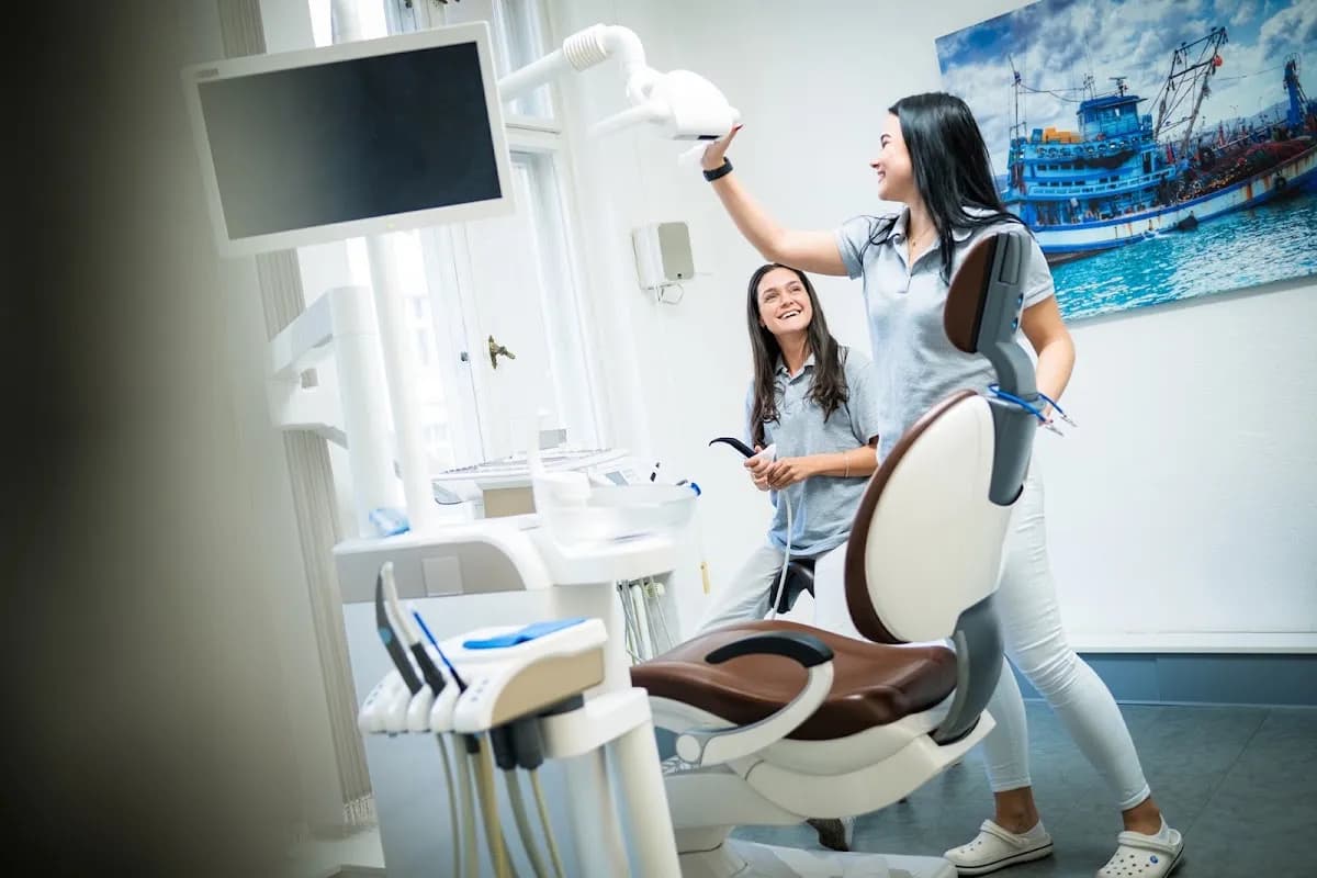 Dentisten.Berlin | Zahnärzte — Foto aus dem Google-Eintrag der Praxis