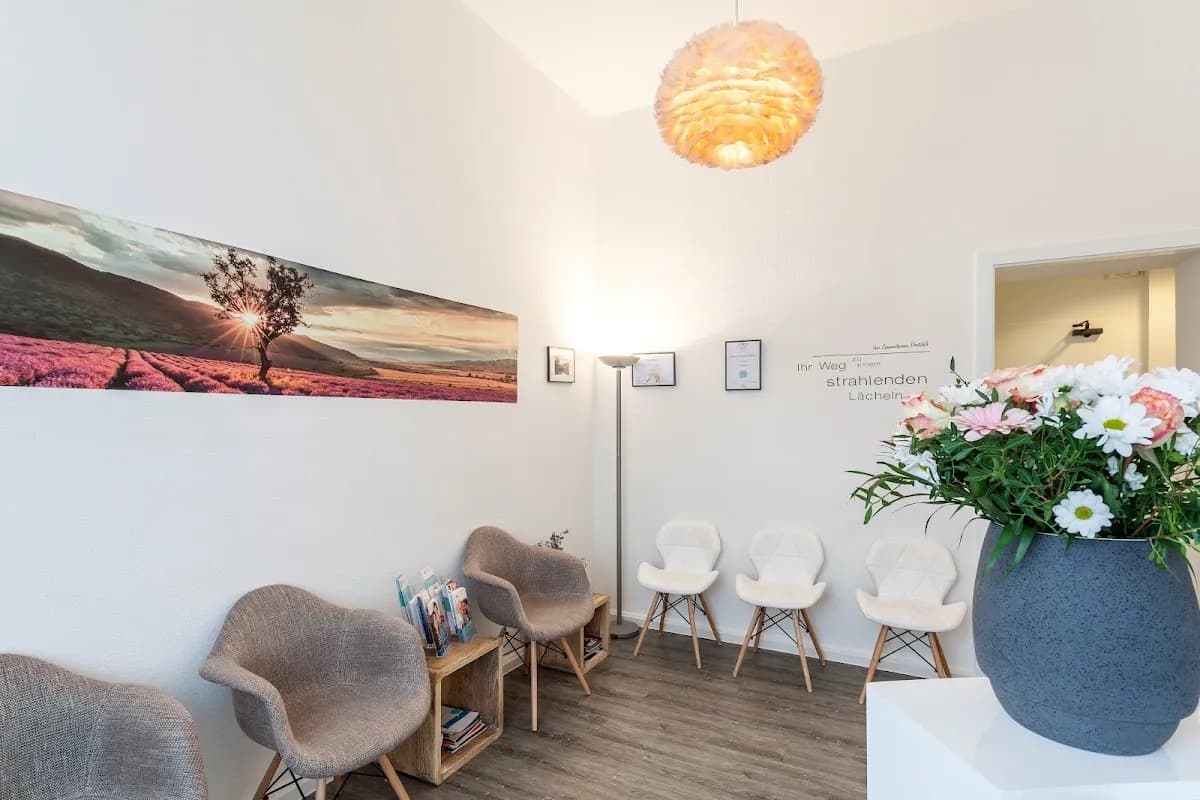 Dentistyle - Zahnärzte Düsseldorf Oberkassel — Foto aus dem Google-Eintrag der Praxis