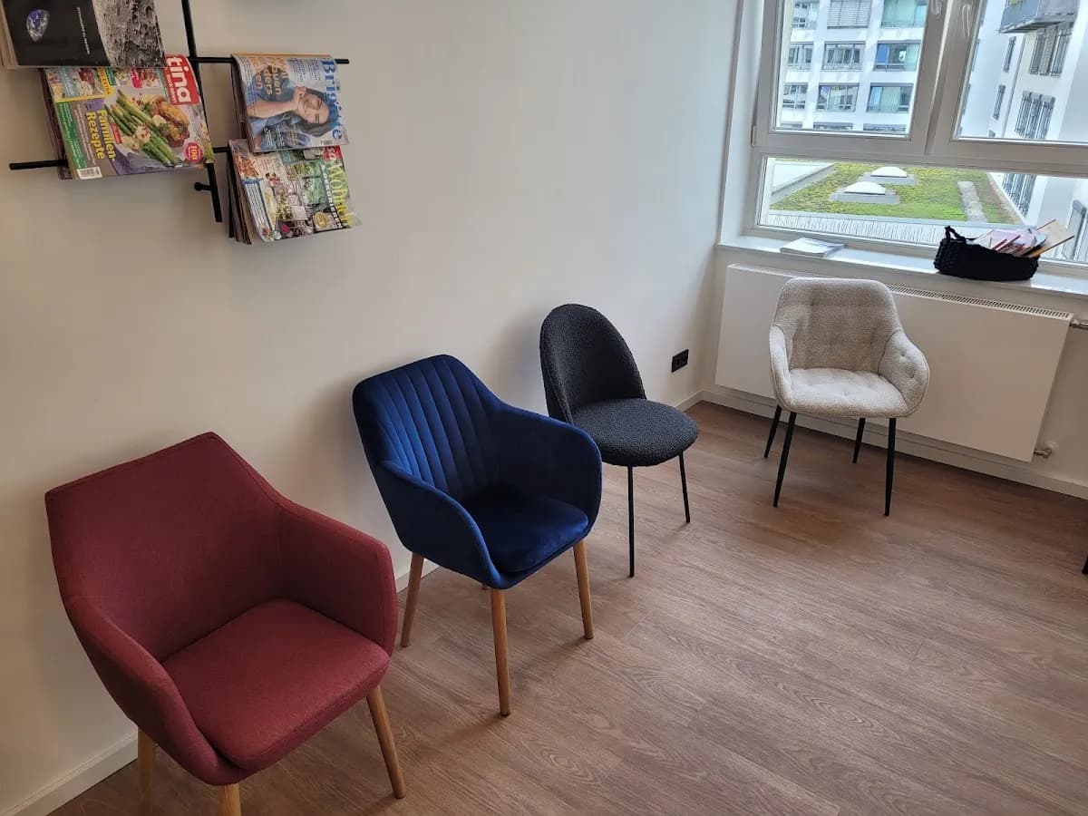 Die Zahnärzte am Wiener Platz — Foto aus dem Google-Eintrag der Praxis