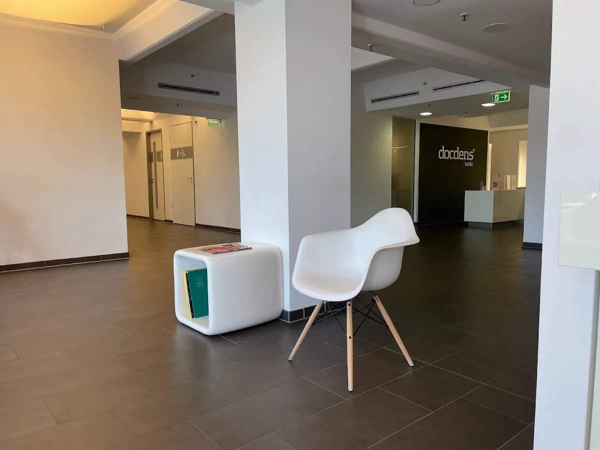 docdens Tempelhof - Zahnarzt, Implantologie, Zahnersatz — Foto aus dem Google-Eintrag der Praxis