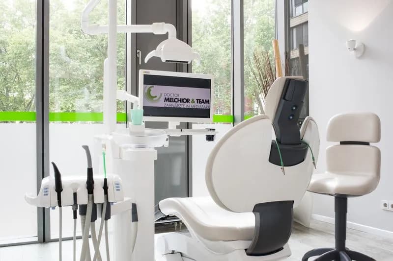 Doctor Melchior & Team. Zahnärzte im Mediapark. — Foto aus dem Google-Eintrag der Praxis