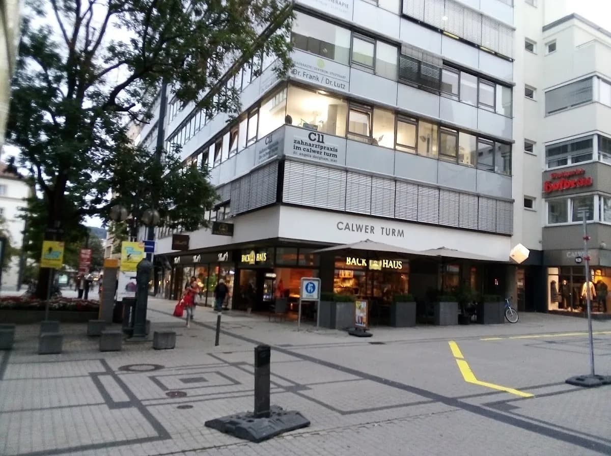 Dr. Angela Dergham, MSc Zahnarztpraxis im Calwer Turm — Foto aus dem Google-Eintrag der Praxis