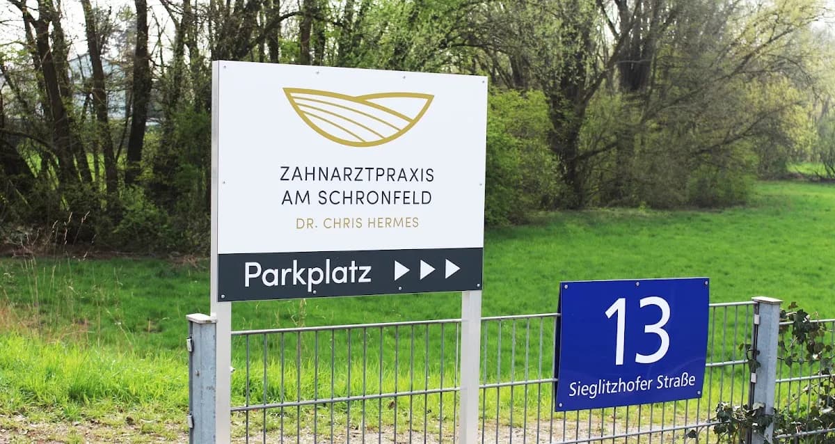 Dr. Chris Hermes - Zahnarztpraxis am Schronfeld - Erlangen — Foto aus dem Google-Eintrag der Praxis