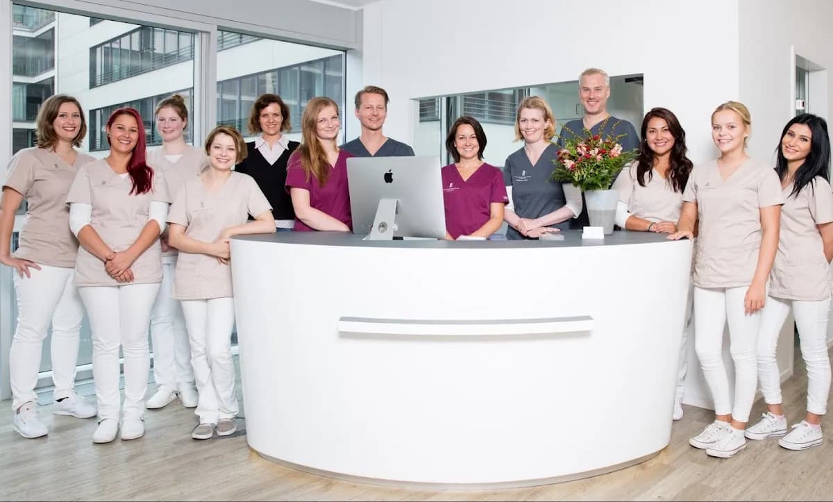 Dr. Christian Lampe — Foto aus dem Google-Eintrag der Praxis