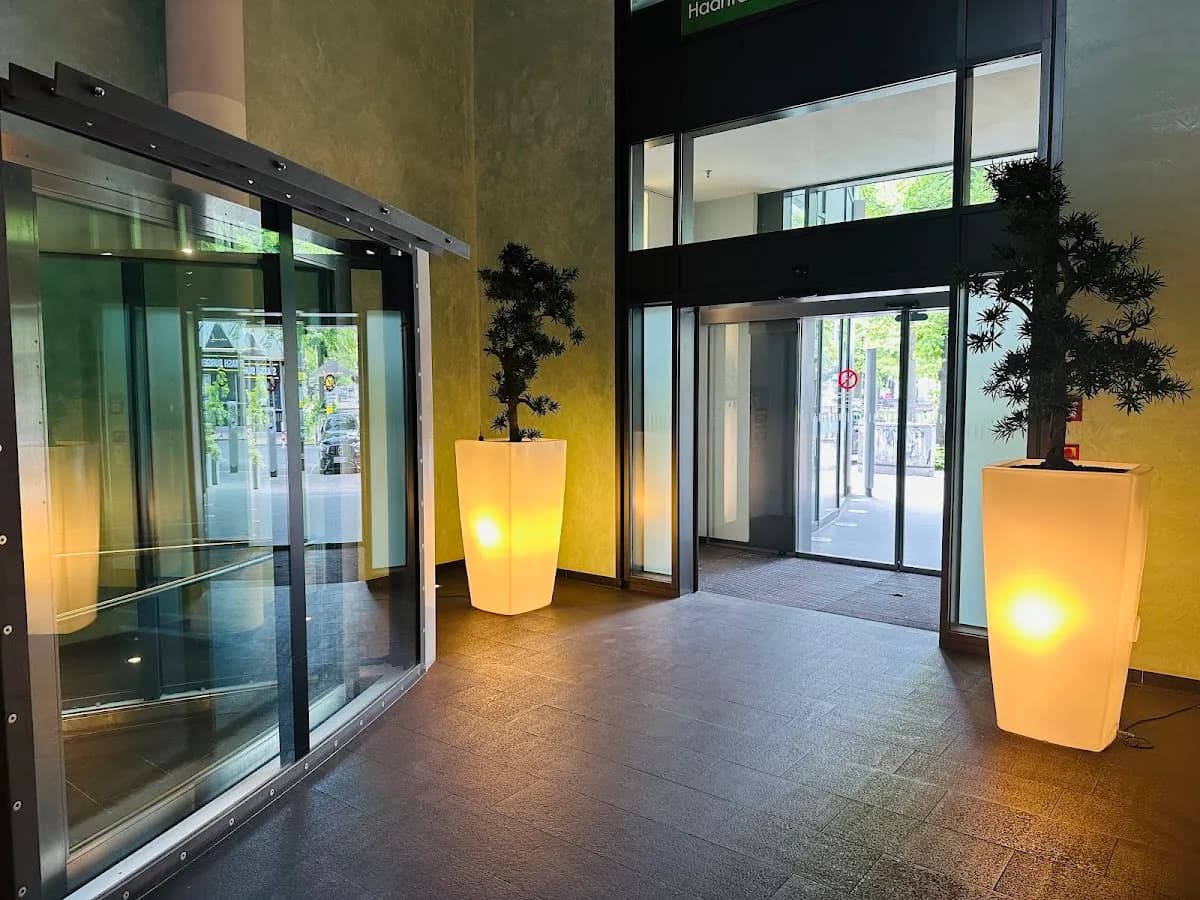 Dr. Christine Schubert am Wittenbergplatz — Foto aus dem Google-Eintrag der Praxis