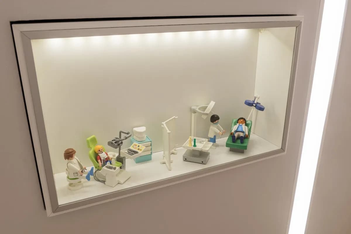 Dr. Dr. Anette Strunz — Foto aus dem Google-Eintrag der Praxis