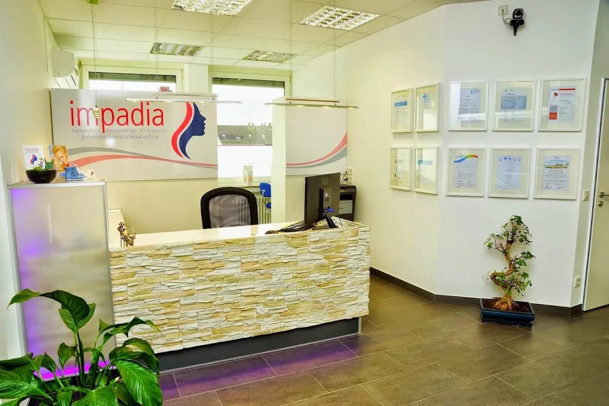 Dr. Dr. Hakan Tastan Impadia – Spezialist für Zahnimplantate & Kieferchirurgie Köln — Foto aus dem Google-Eintrag der Praxis