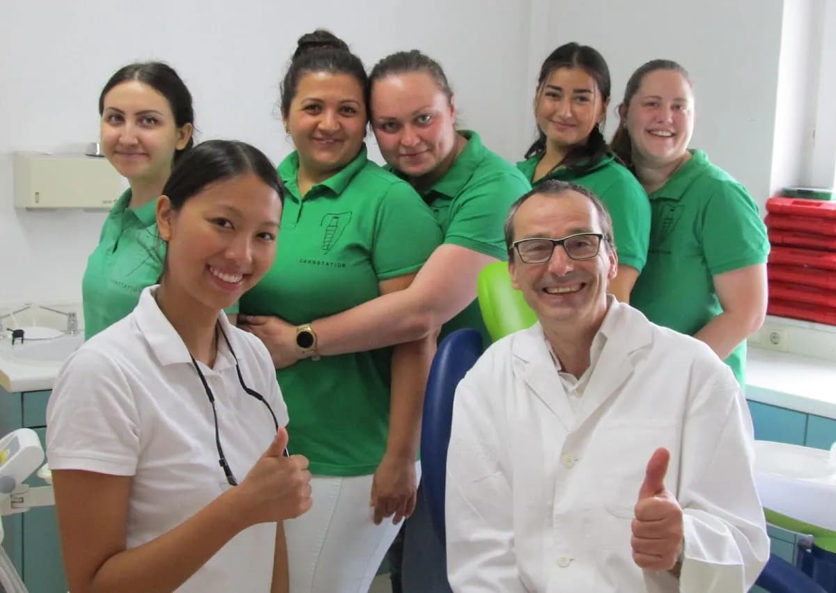 Dr. Freytag und Kollegen -Zahnstation Bergedorf, MSc Oralchirurgie, MSc Implantologie — Foto aus dem Google-Eintrag der Praxis