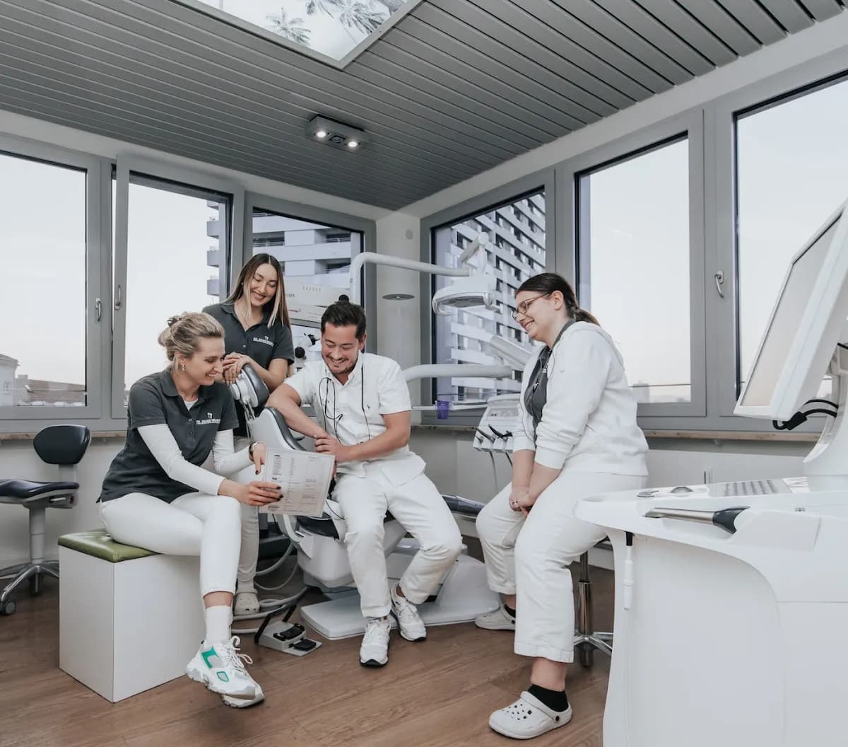 Dr. Julian Grashoff Zahn-Zentrum Neu-Ulm — Foto aus dem Google-Eintrag der Praxis