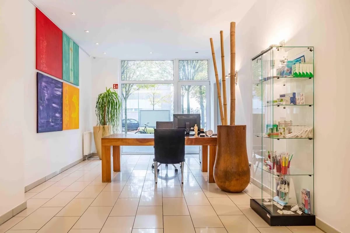 Dr. Kopsahilis - Zahnarzt Düsseldorf Oberkassel — Foto aus dem Google-Eintrag der Praxis