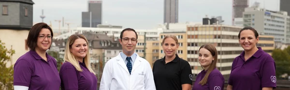 Dr. Leopold Fleischmann — Foto aus dem Google-Eintrag der Praxis