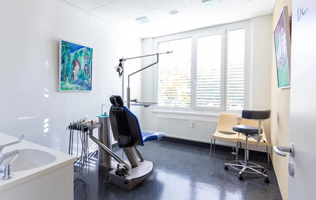 Dr. Markus Henzler, Zahnarzt — Foto aus dem Google-Eintrag der Praxis