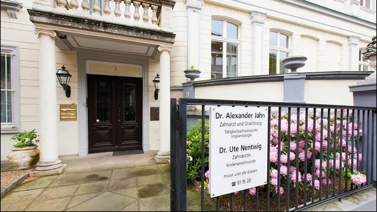 Dr. med. dent Alexander Jahn, Zahnarztpraxis Bonn Zentrum — Foto aus dem Google-Eintrag der Praxis