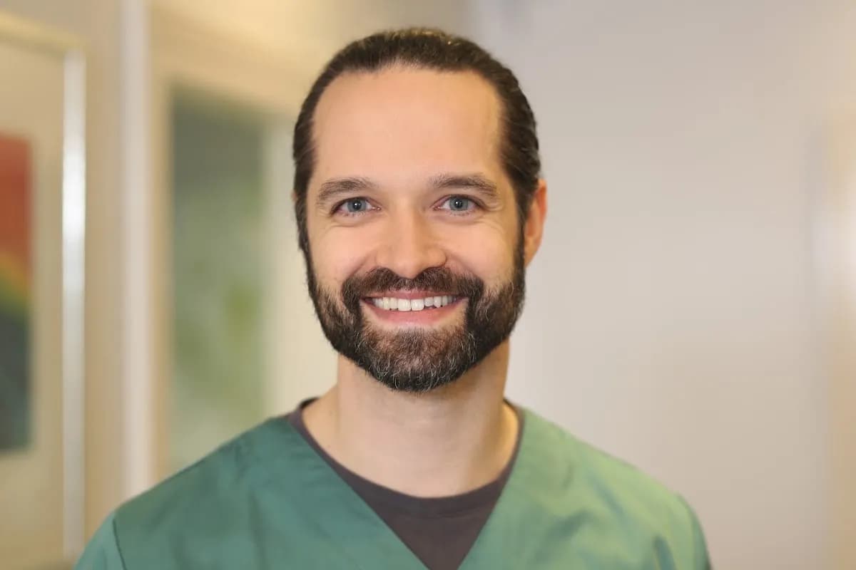 Dr.med.dent. Andreas Simka M.Sc. — Foto aus dem Google-Eintrag der Praxis