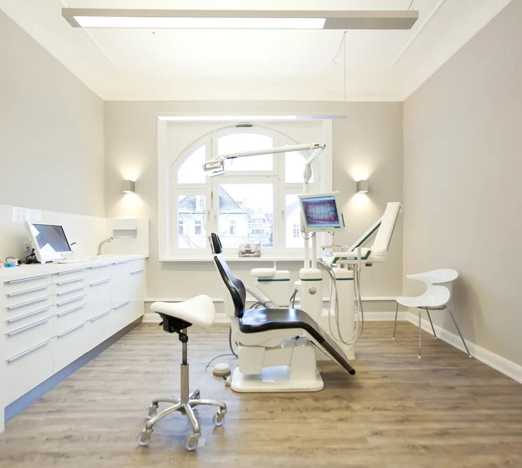 Dr. med. dent. Florian Weber, M.A. - Kieferorthopäde Blankenese — Foto aus dem Google-Eintrag der Praxis