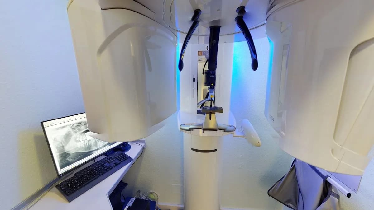 Dr. med. dent. Hamed Hakimi und Kollegen, Implantologie — Foto aus dem Google-Eintrag der Praxis