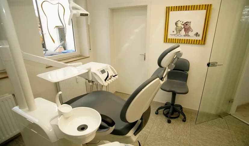 Dr. med. dent. Harald Rosenberg — Foto aus dem Google-Eintrag der Praxis